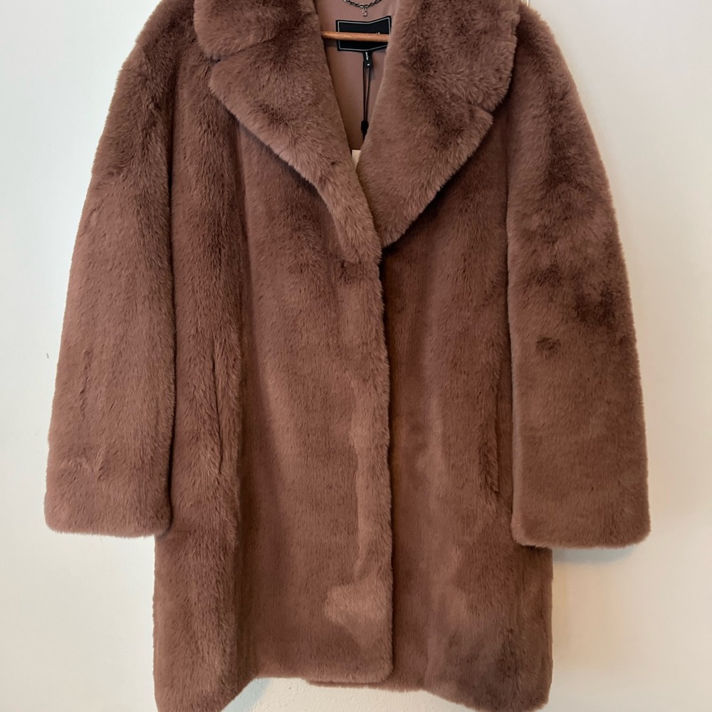 BCBGMAXAZRIA Faux Fur Coat – Size M – New with Tags color Rosewood - Picture 2 of 2